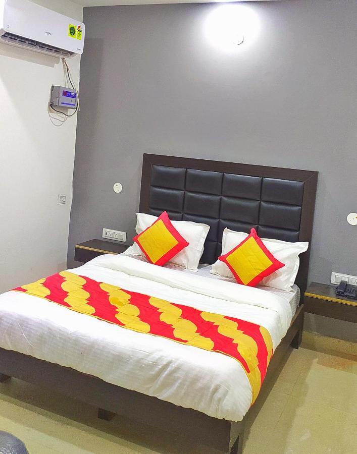 Hotel Red Snapper Couple Friendly At West Delhi New Delhi Extérieur photo