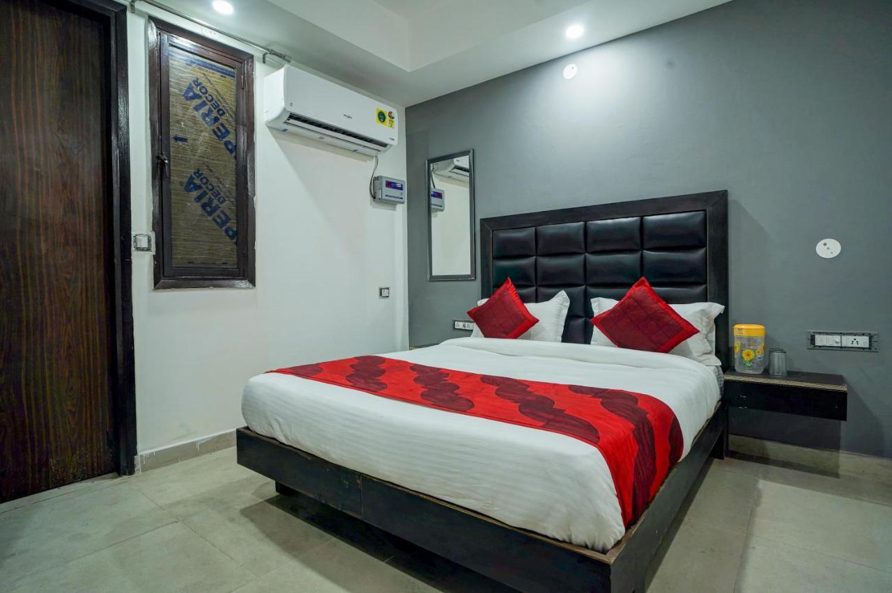 Hotel Red Snapper Couple Friendly At West Delhi New Delhi Extérieur photo