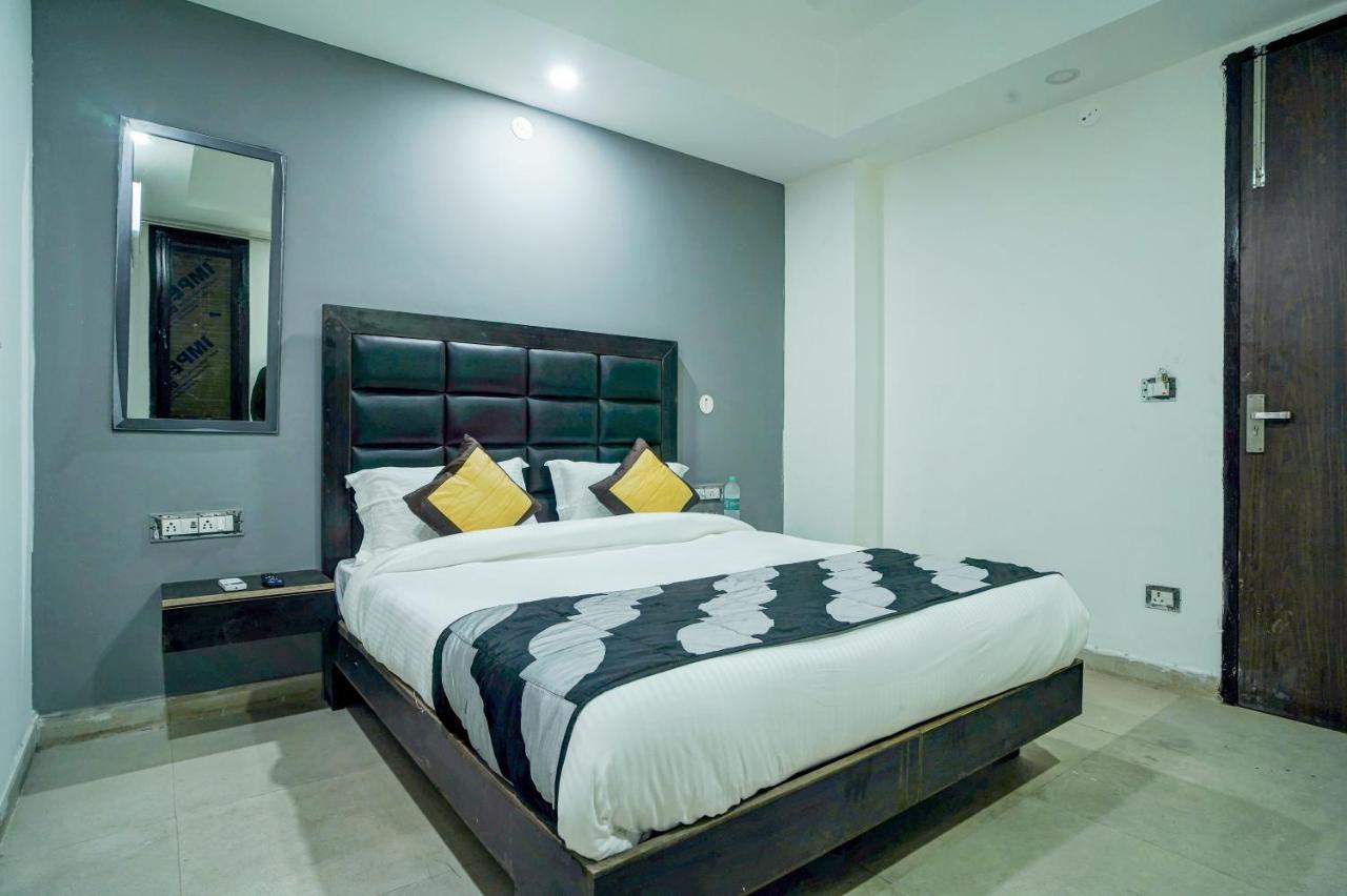 Hotel Red Snapper Couple Friendly At West Delhi New Delhi Extérieur photo