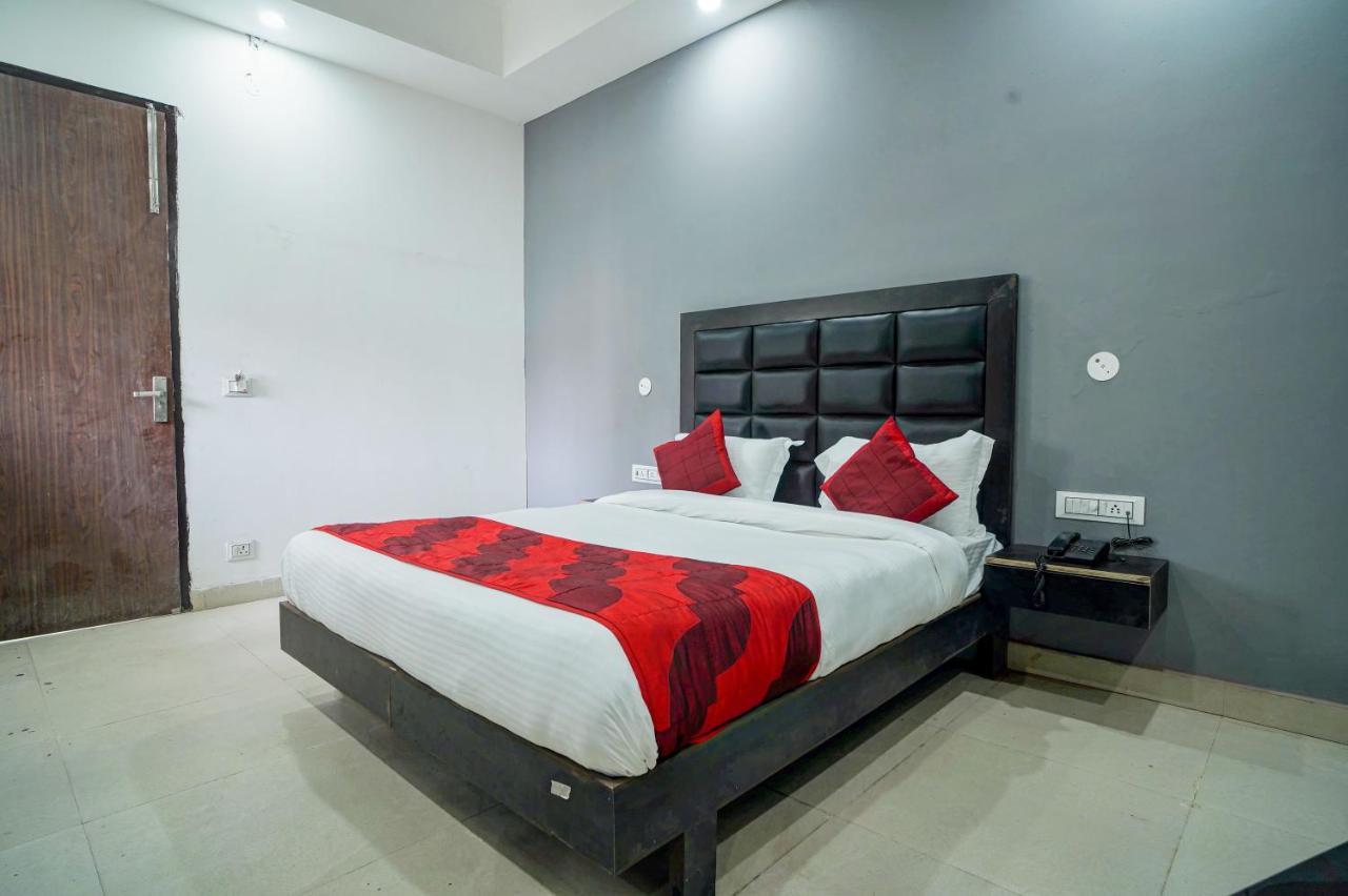Hotel Red Snapper Couple Friendly At West Delhi New Delhi Extérieur photo