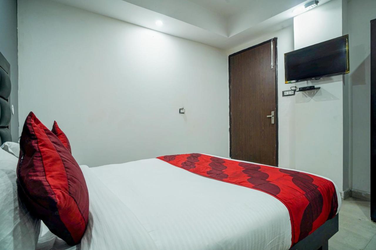 Hotel Red Snapper Couple Friendly At West Delhi New Delhi Extérieur photo