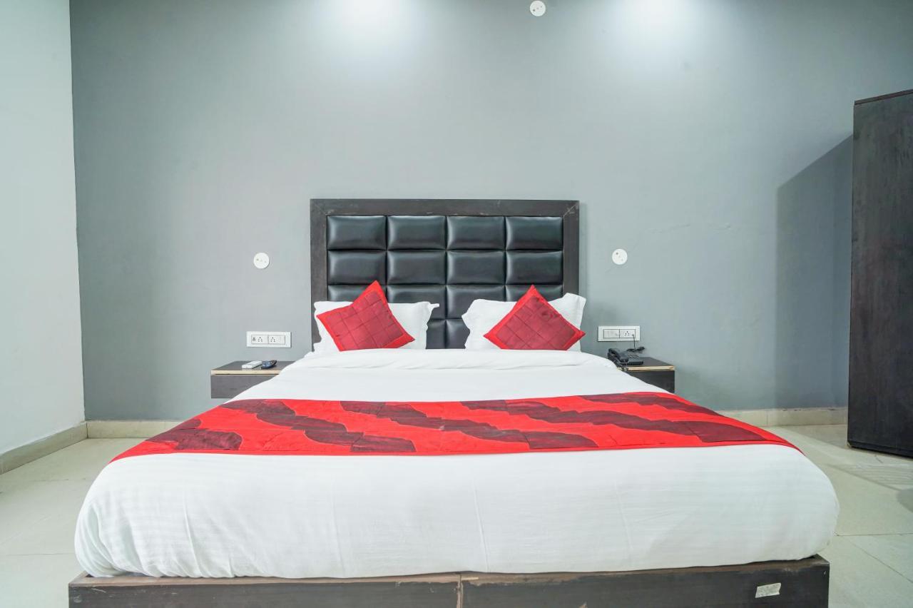 Hotel Red Snapper Couple Friendly At West Delhi New Delhi Extérieur photo
