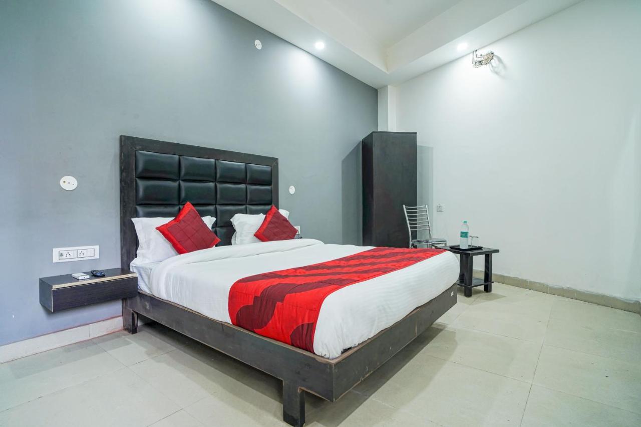 Hotel Red Snapper Couple Friendly At West Delhi New Delhi Extérieur photo