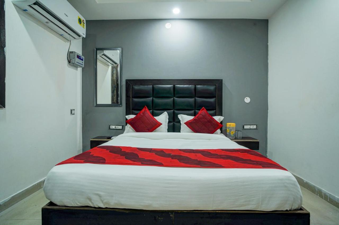 Hotel Red Snapper Couple Friendly At West Delhi New Delhi Extérieur photo