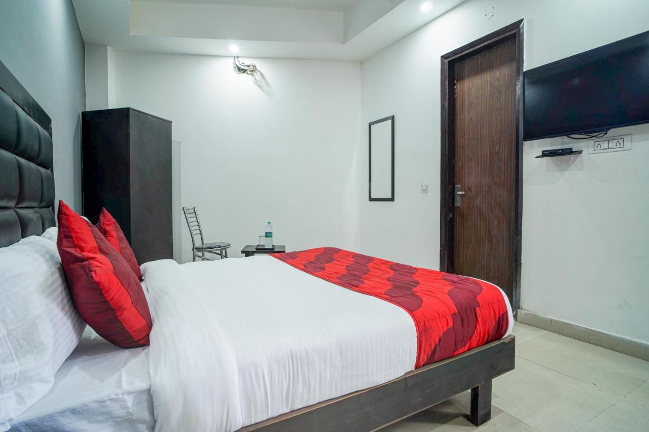 Hotel Red Snapper Couple Friendly At West Delhi New Delhi Extérieur photo