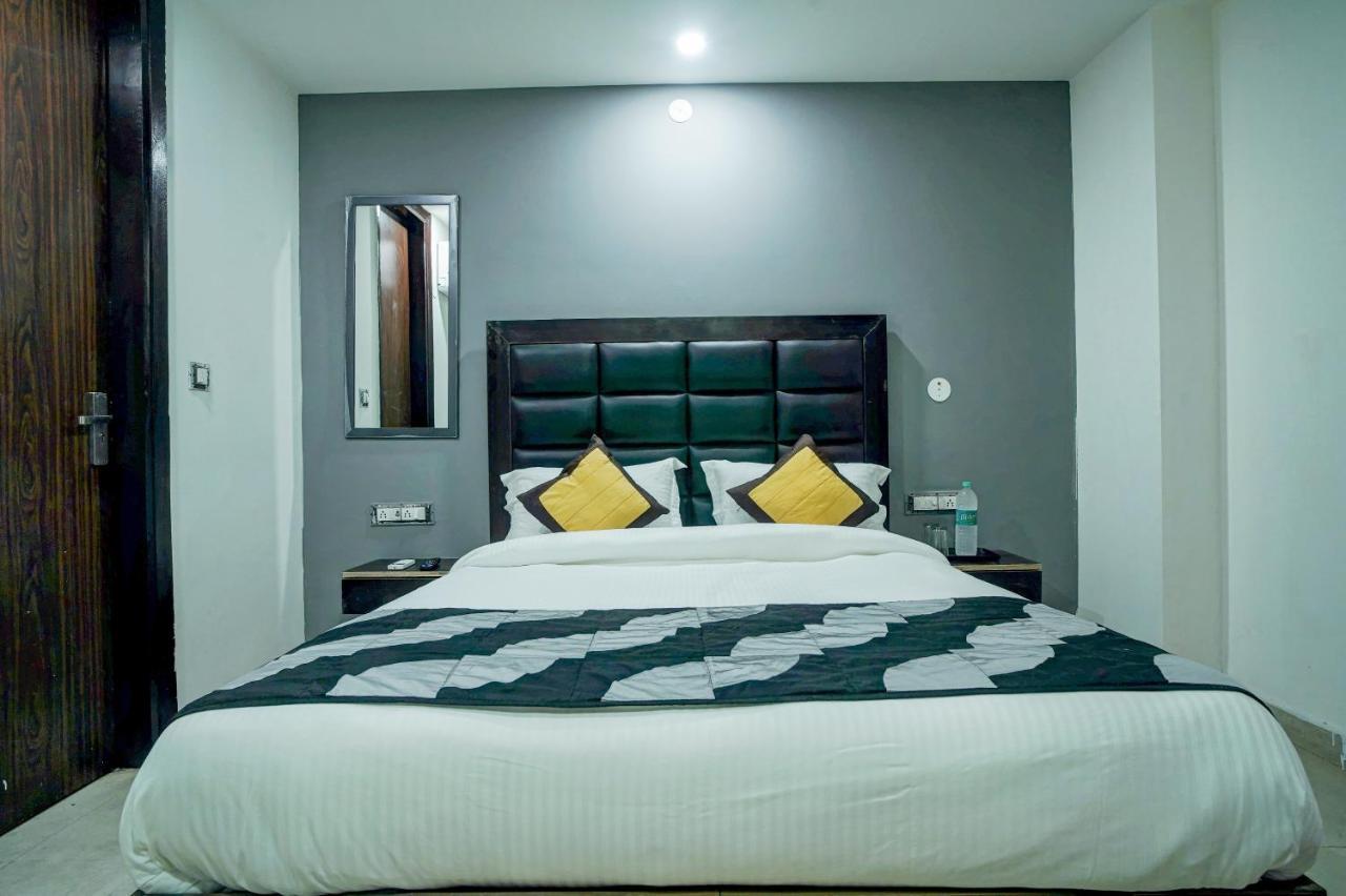 Hotel Red Snapper Couple Friendly At West Delhi New Delhi Extérieur photo