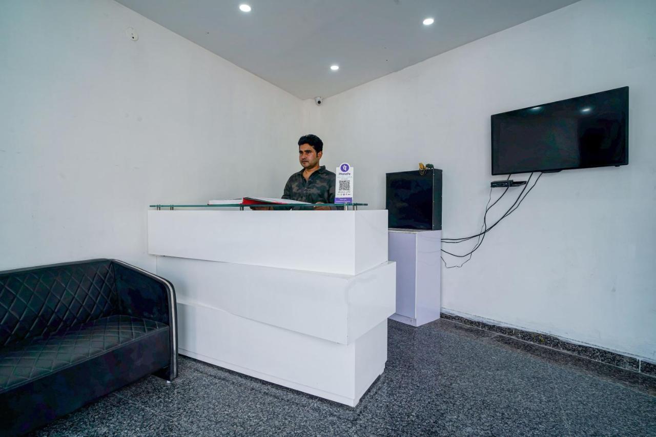Hotel Red Snapper Couple Friendly At West Delhi New Delhi Extérieur photo